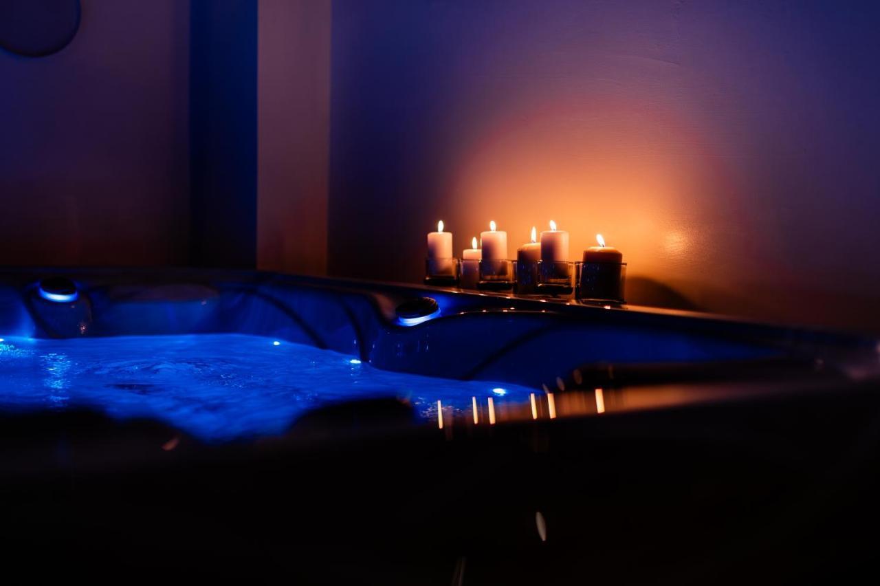 Old Court Luxury Suite&Spa By Monholiday مونوبولي المظهر الخارجي الصورة