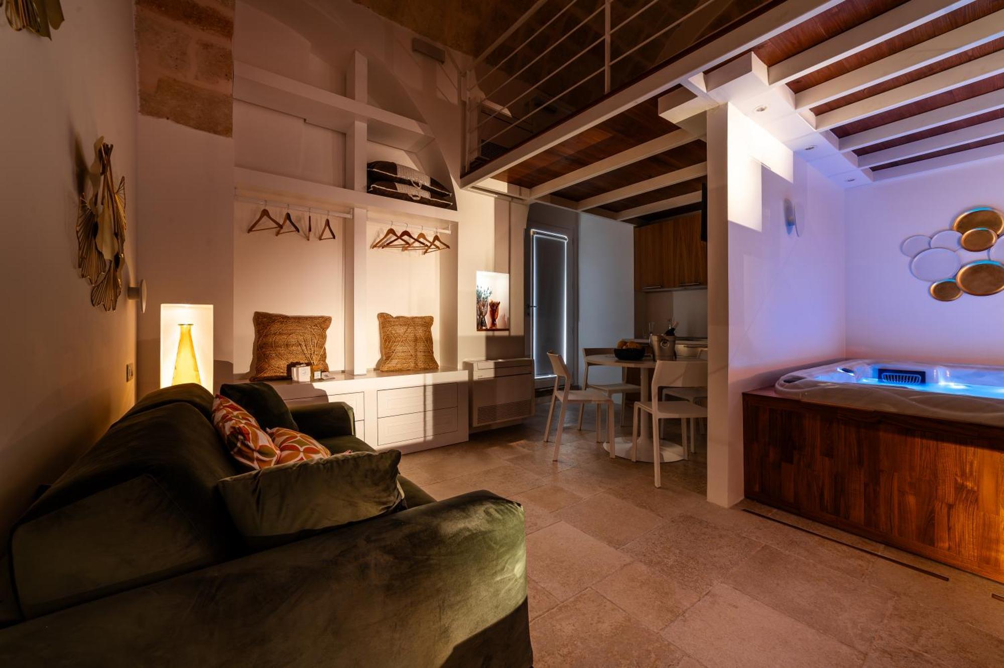 Old Court Luxury Suite&Spa By Monholiday مونوبولي المظهر الخارجي الصورة